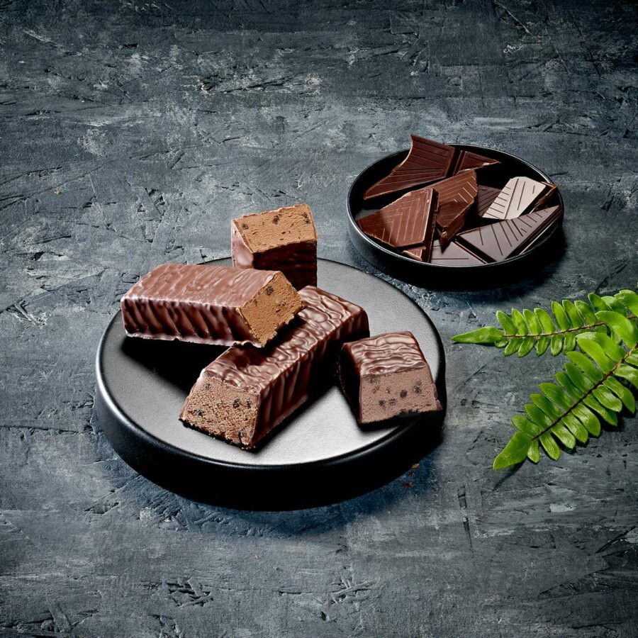 H24 Achieve Protein Bars Dark Chocolate Flavoured 6 bars per carton x 60g each Home / Sports Nutrition / H24 Achieve Protein Bars Dark Chocolate Flavoured 6 bars per carton x 60g each